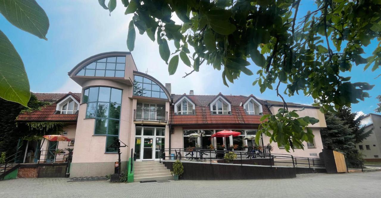 Hotel Colchi Uničov Esterno foto