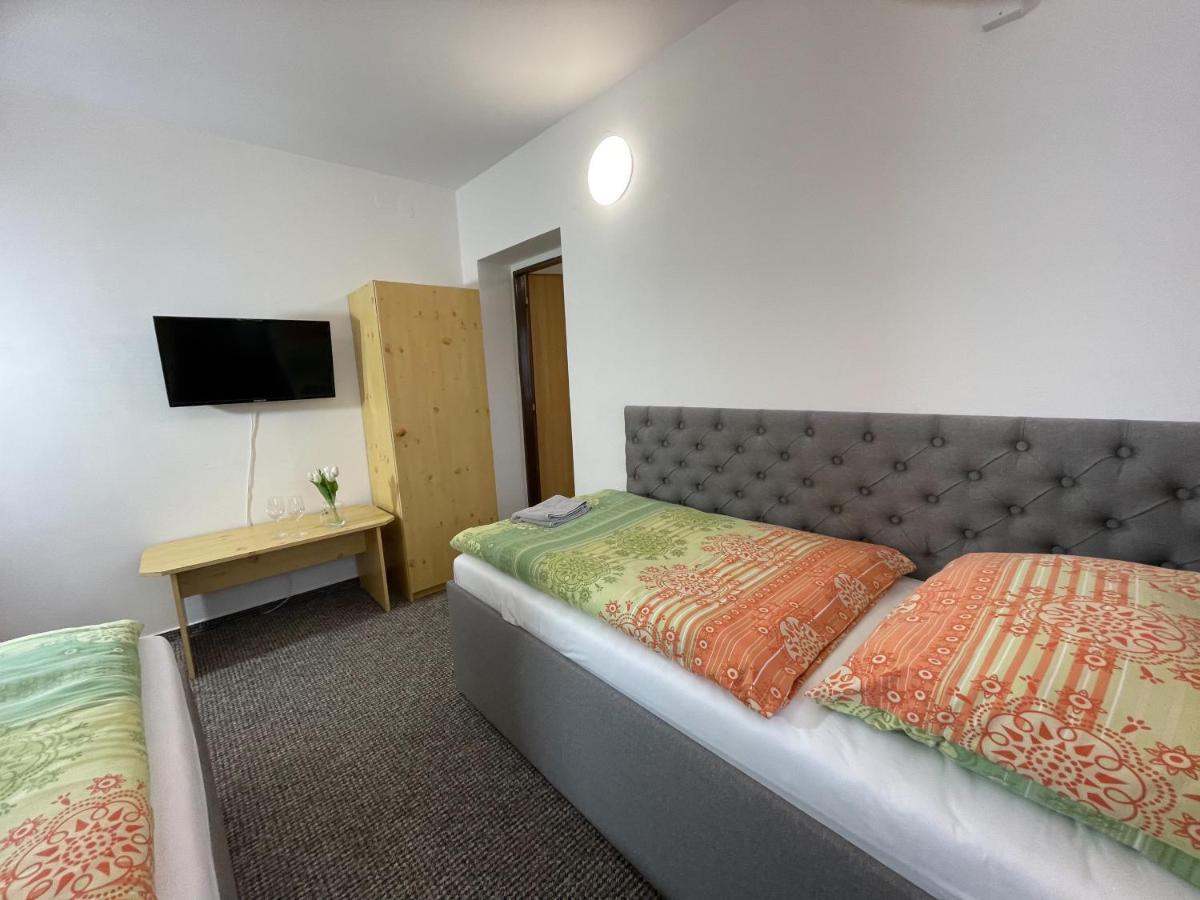 Hotel Colchi Uničov Esterno foto
