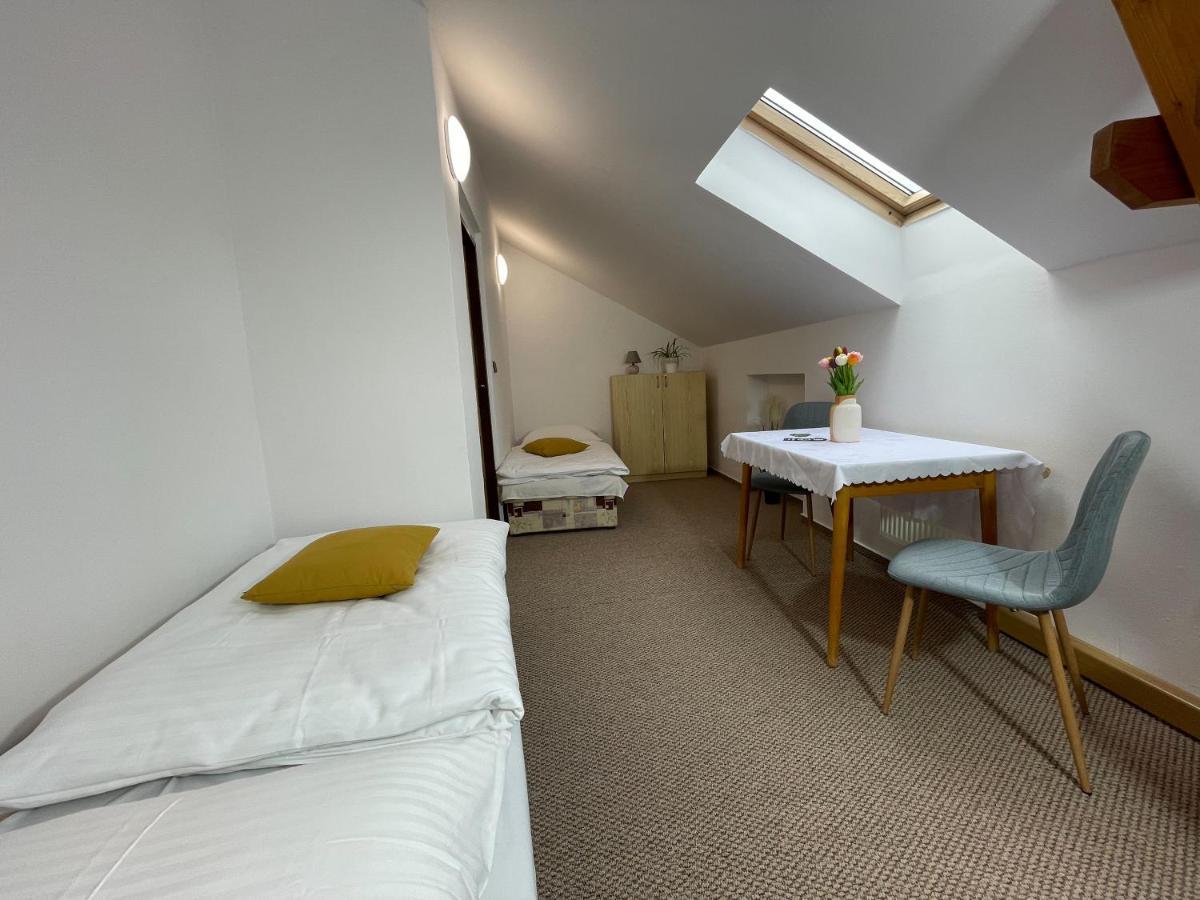 Hotel Colchi Uničov Esterno foto